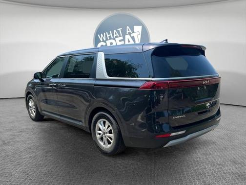 2023 Kia Carnival LX