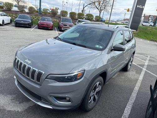 Sting-Gray Clearcoat 2019 Jeep Cherokee Limited