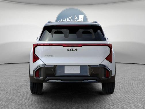 Snow White Pearl 2027 Kia Seltos X-Line S