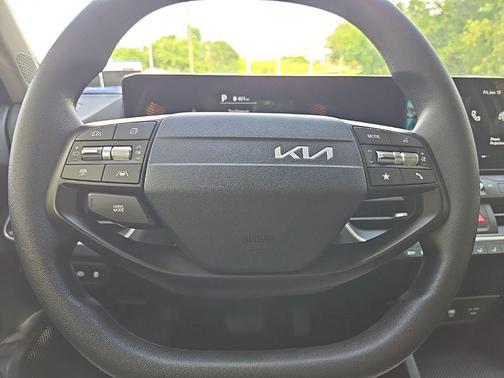 Steel Gray 2025 Kia K4 LXS