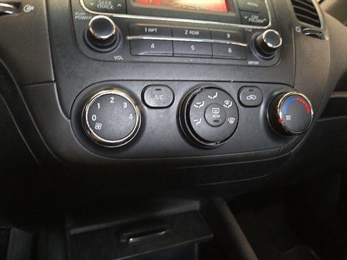 Clear White 2016 Kia Forte LX