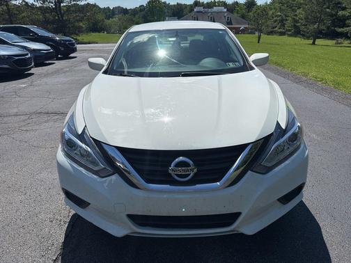 Glacier White 2018 Nissan Altima 2.5 S