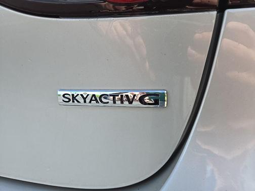 Platinum Quartz Metallic 2024 Mazda Mazda3 2.5 S Select Sport
