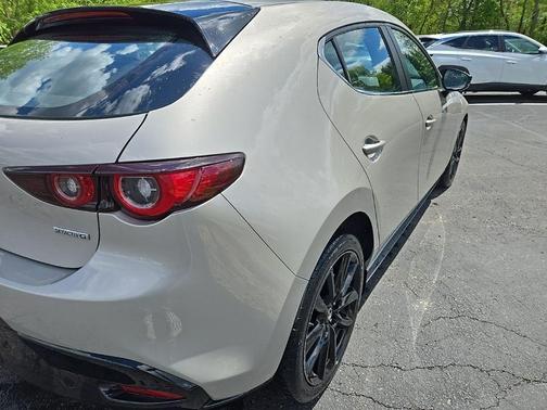 Platinum Quartz Metallic 2024 Mazda Mazda3 2.5 S Select Sport