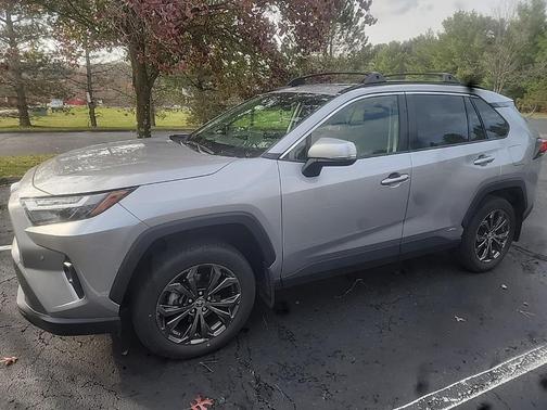 2024 Toyota RAV4 Hybrid XLE Premium
