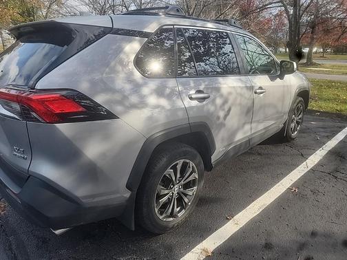2024 Toyota RAV4 Hybrid XLE Premium