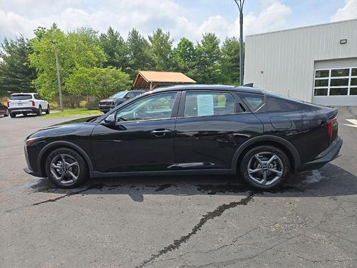 Aurora Black Pearl 2025 Kia K4 LXS