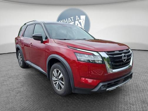 2022 Nissan Pathfinder SL 4WD