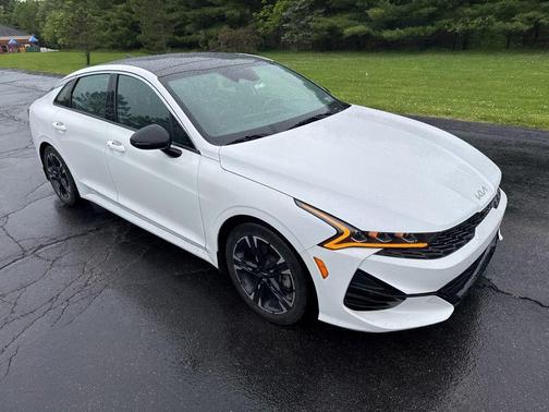 Glacial White Pearl 2022 Kia K5 GT-Line