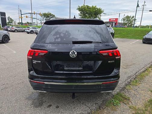 Deep Black Pearl 2019 Volkswagen Tiguan 2.0T SEL