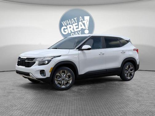 Snow White Pearl 2026 Kia Seltos LX