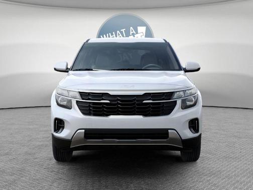 Snow White Pearl 2026 Kia Seltos LX