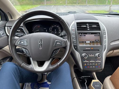 Midnight Sapphire Blue Metallic 2017 Lincoln MKC Reserve