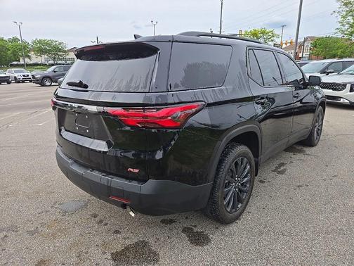 Mosaic Black Metallic 2023 Chevrolet Traverse RS
