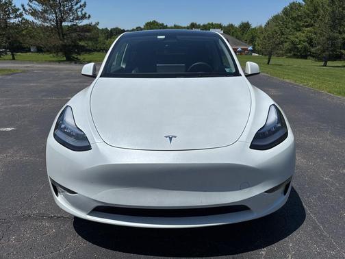 Midnight Silver Metallic 2023 Tesla Model Y Long Range Dual Motor All-Wheel Drive