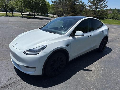 Midnight Silver Metallic 2023 Tesla Model Y Long Range Dual Motor All-Wheel Drive