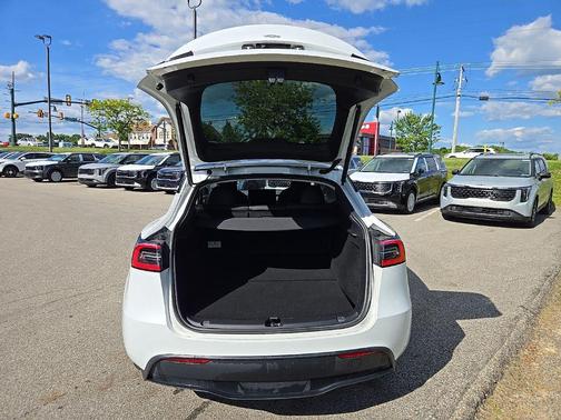 Midnight Silver Metallic 2023 Tesla Model Y Long Range Dual Motor All-Wheel Drive