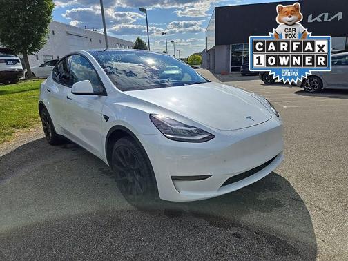 Midnight Silver Metallic 2023 Tesla Model Y Long Range Dual Motor All-Wheel Drive