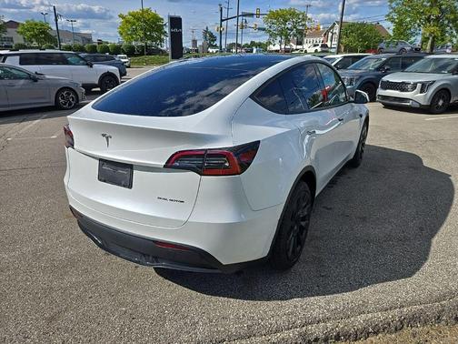 Midnight Silver Metallic 2023 Tesla Model Y Long Range Dual Motor All-Wheel Drive