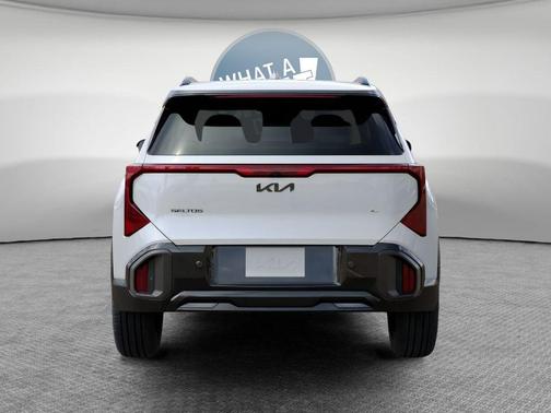 Snow White Pearl 2027 Kia Seltos X-Line SX