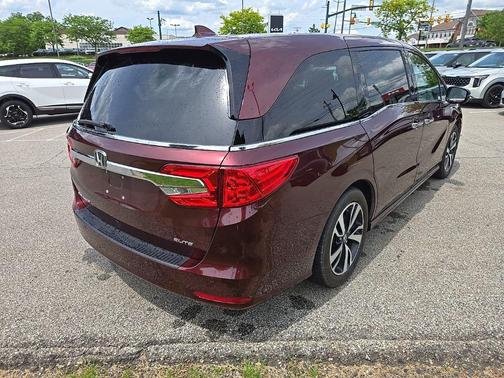 Lunar Silver Metallic 2018 Honda Odyssey Elite