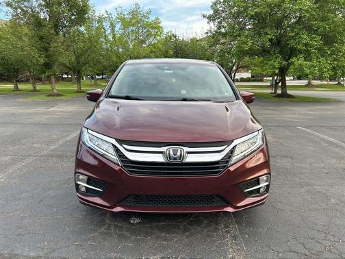 Lunar Silver Metallic 2018 Honda Odyssey Elite