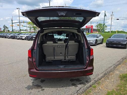 Lunar Silver Metallic 2018 Honda Odyssey Elite