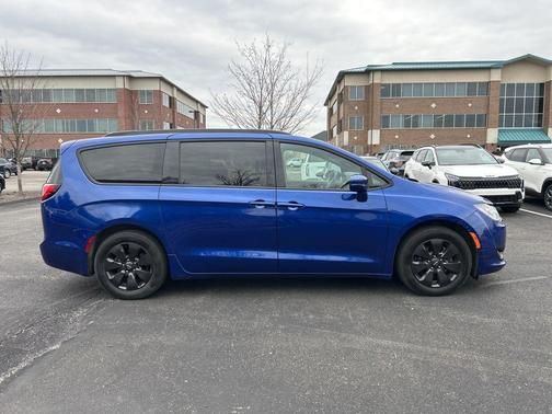 2020 Chrysler Pacifica Hybrid Limited