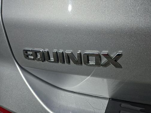 Silver Ice Metallic 2020 Chevrolet Equinox LS