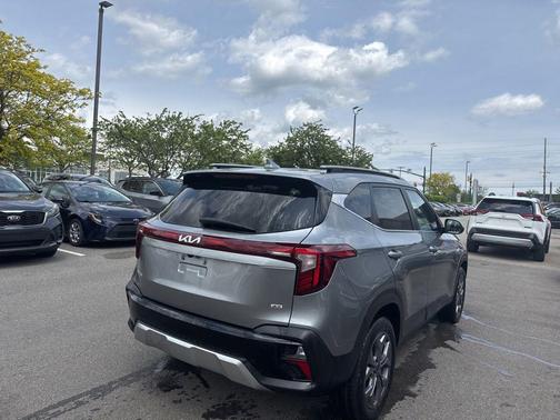 Steel Gray 2024 Kia Seltos S