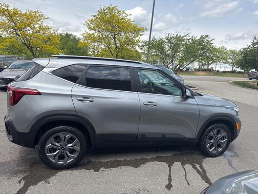 Steel Gray 2024 Kia Seltos S
