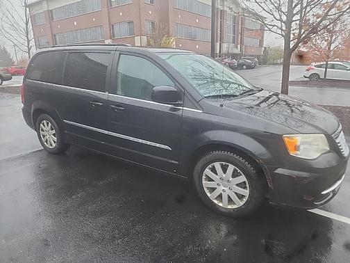 2013 Chrysler Town & Country Touring