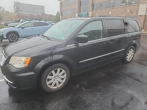 2013 Chrysler Town & Country Touring