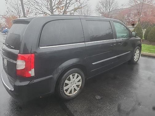 2013 Chrysler Town & Country Touring