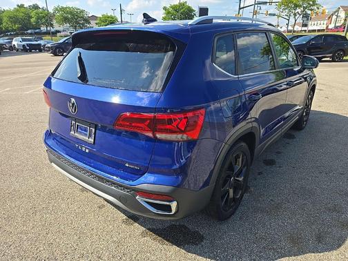 Dusk Blue Metallic 2022 Volkswagen Taos 1.5T SE