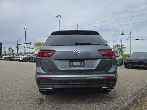 Platinum Gray Metallic 2021 Volkswagen Tiguan 2.0T SEL