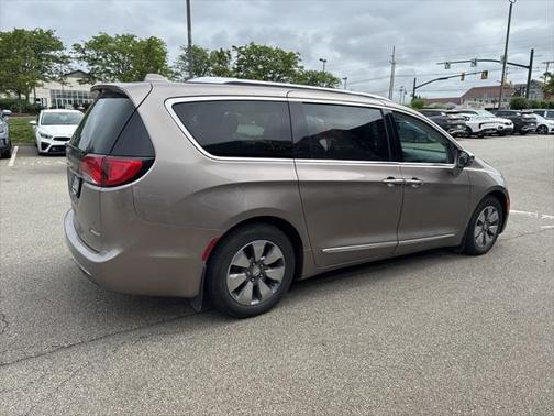 2018 Chrysler Pacifica Hybrid Limited