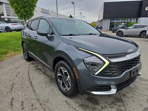 Gravity Gray 2024 Kia Sportage LX