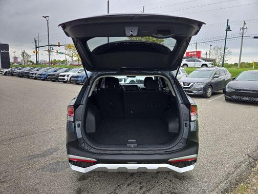 Gravity Gray 2024 Kia Sportage LX