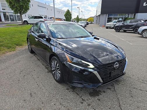 Super Black 2024 Nissan Altima 2.5 SV