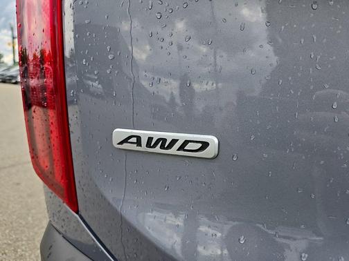 Everlasting Silver 2021 Kia Telluride LX