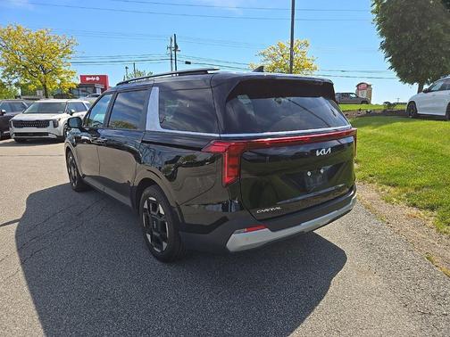 Aurora Black Pearl 2025 Kia Carnival EX