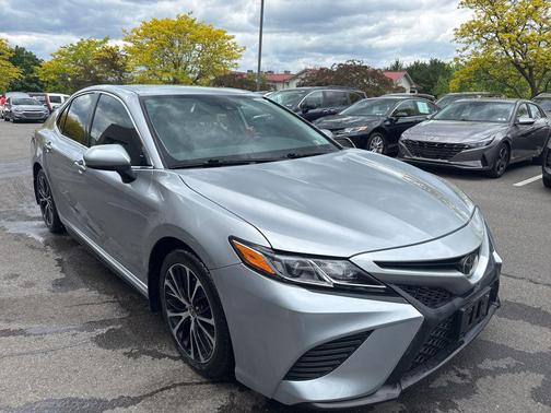 Celestial Silver Metallic 2020 Toyota Camry SE