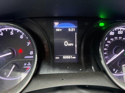 Celestial Silver Metallic 2020 Toyota Camry SE