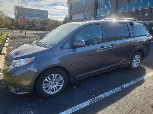 2015 Toyota Sienna XLE