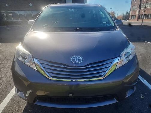 2015 Toyota Sienna XLE