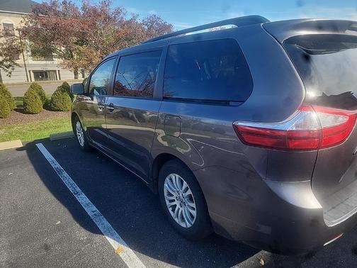 2015 Toyota Sienna XLE