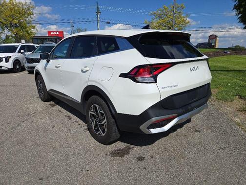 Snow White Pearl 2023 Kia Sportage LX