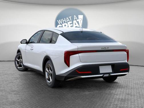 Snow White 2026 Kia K4 LXS