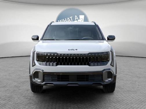 Snow White Pearl 2027 Kia Seltos X-Line S